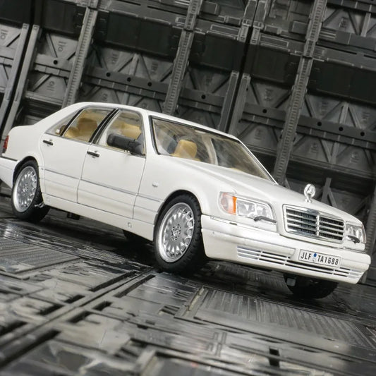1:24 Mercedes-Benz W140 S320