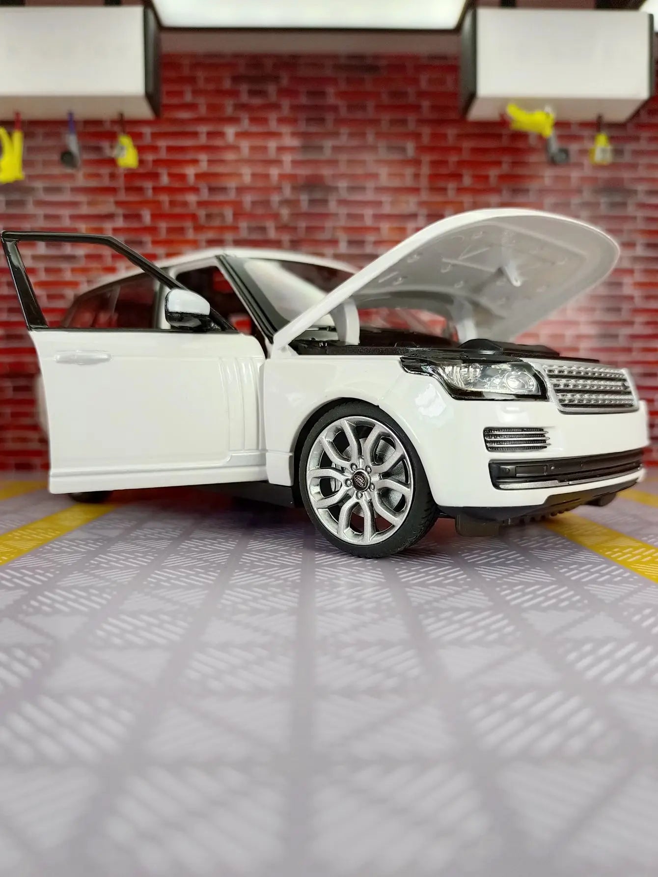 1:24 Land Rover Range Rover