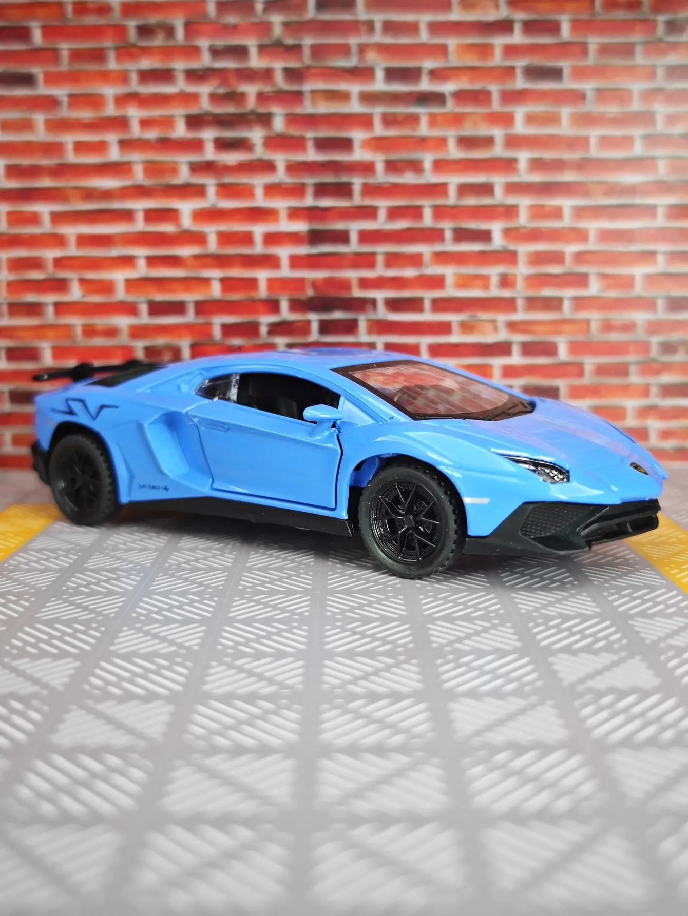 1:32 Lamborghini LP750