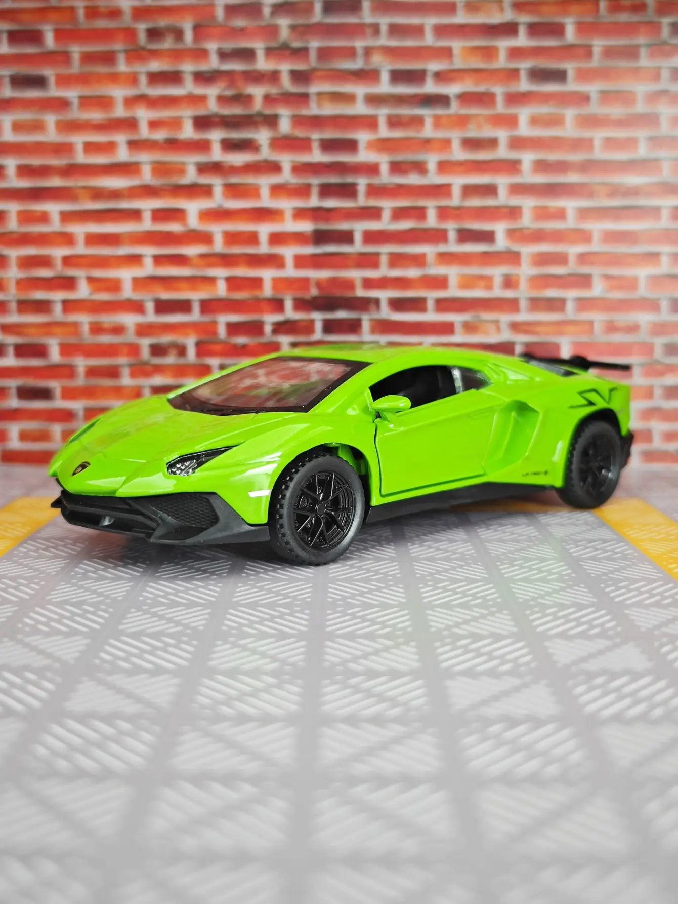 1:32 Lamborghini LP750