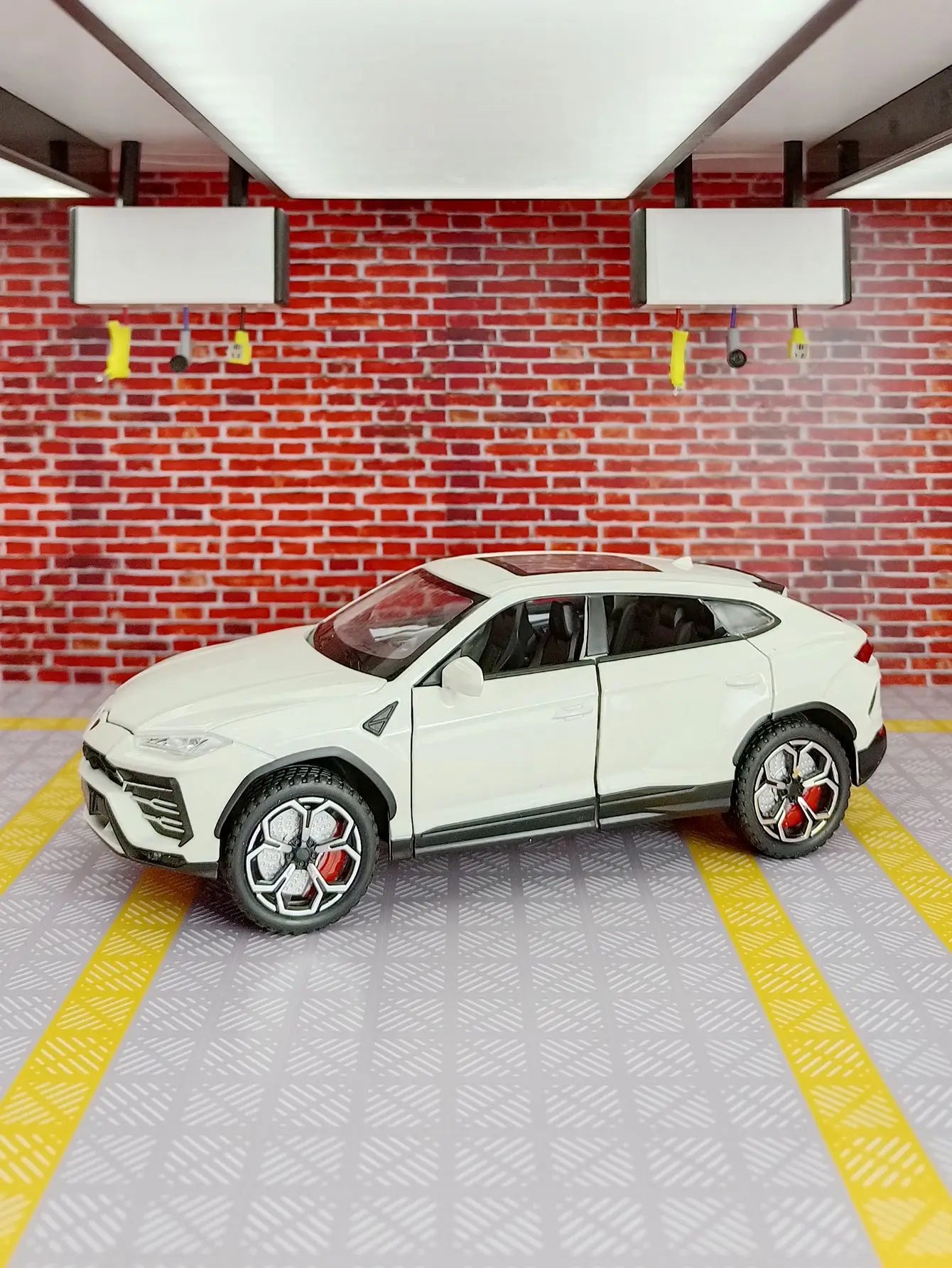 1:24 Lamborghini URUS