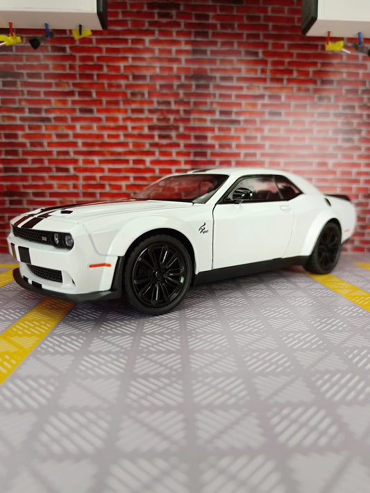 Dodge Challenger SRT Hellcat 1:22