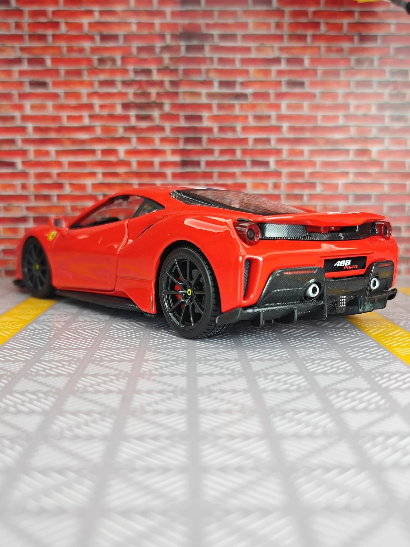 1:24 Ferrari 488 PISTA