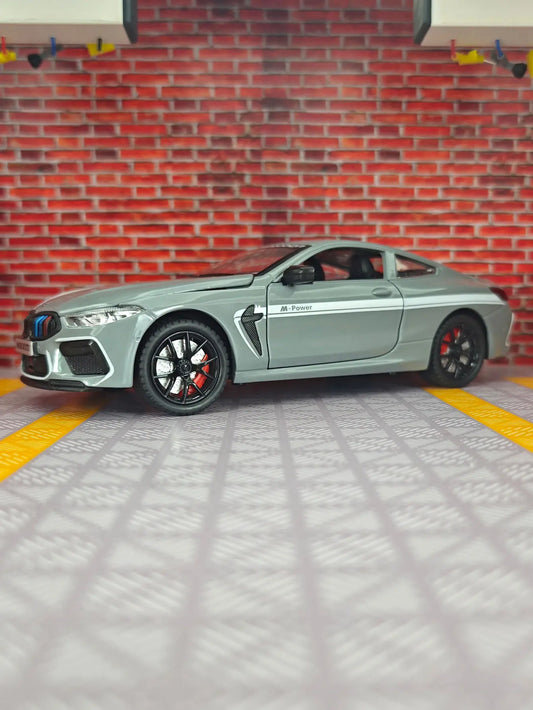 BMW M8 1:24