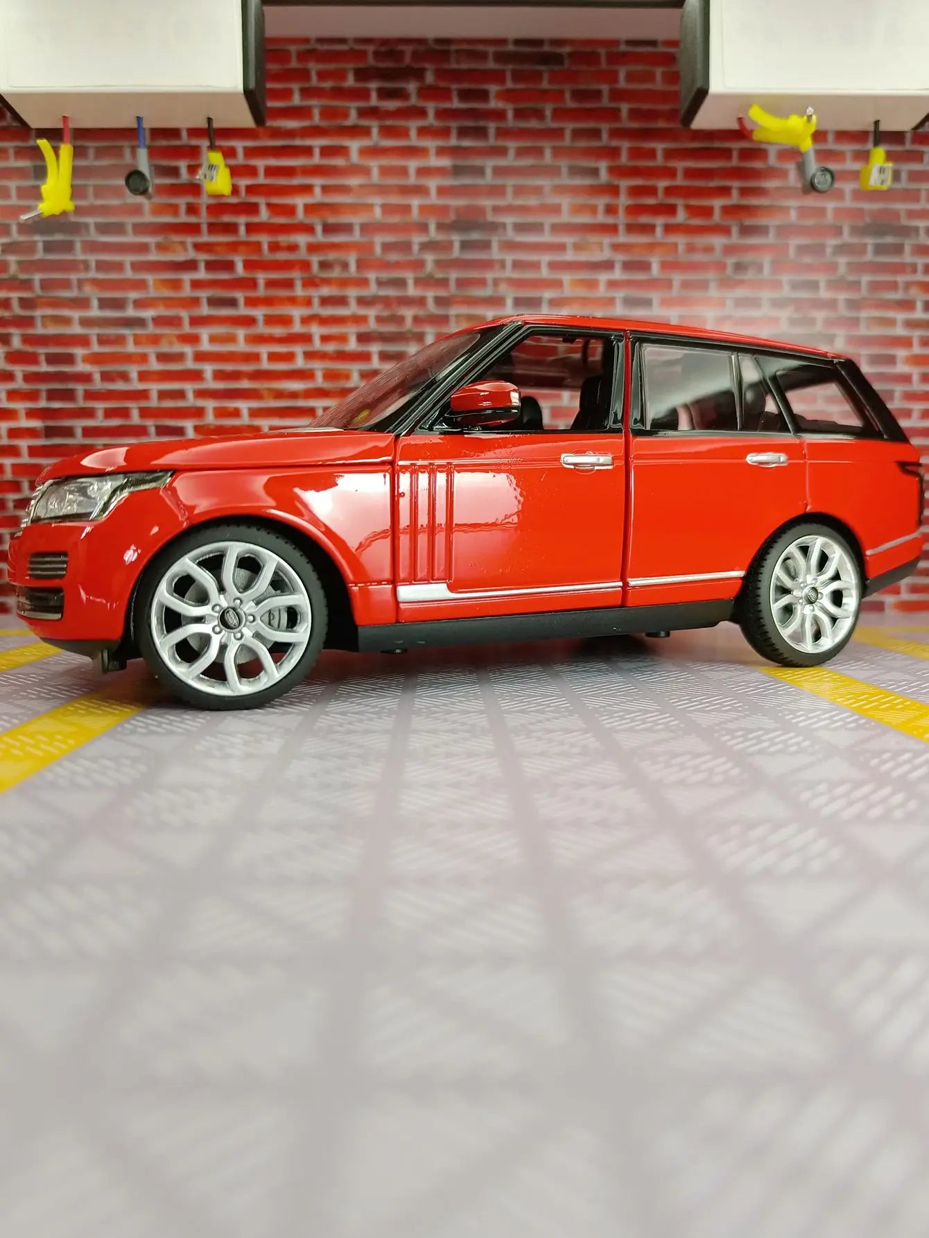 1:24 Land Rover Range Rover