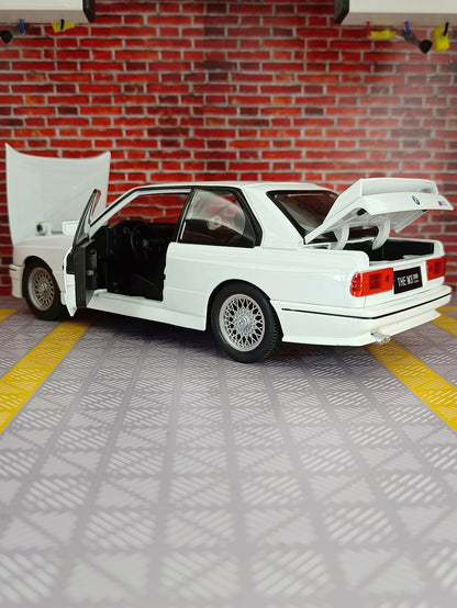 BMW E30 1988 1:24