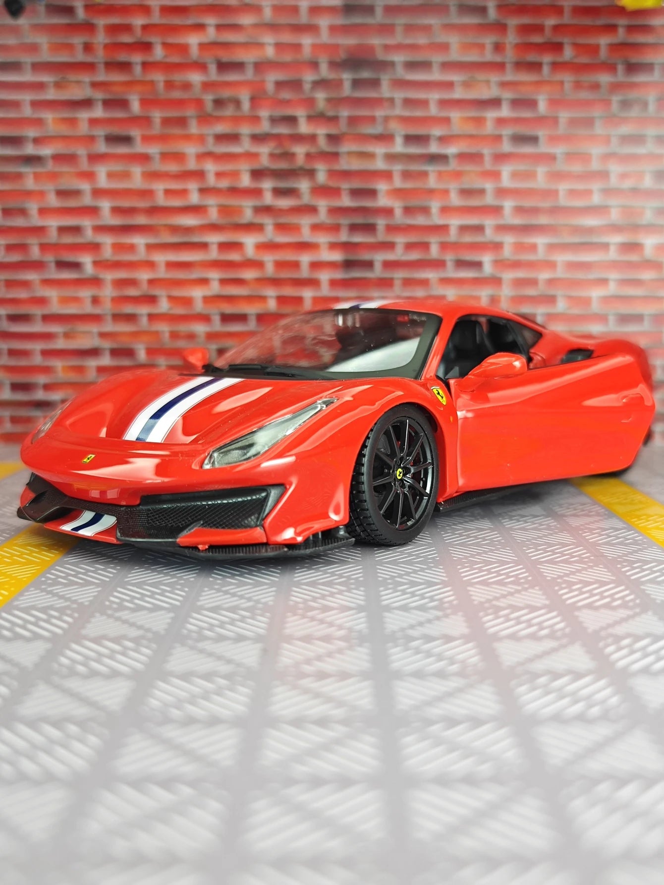 1:24 Ferrari 488 PISTA