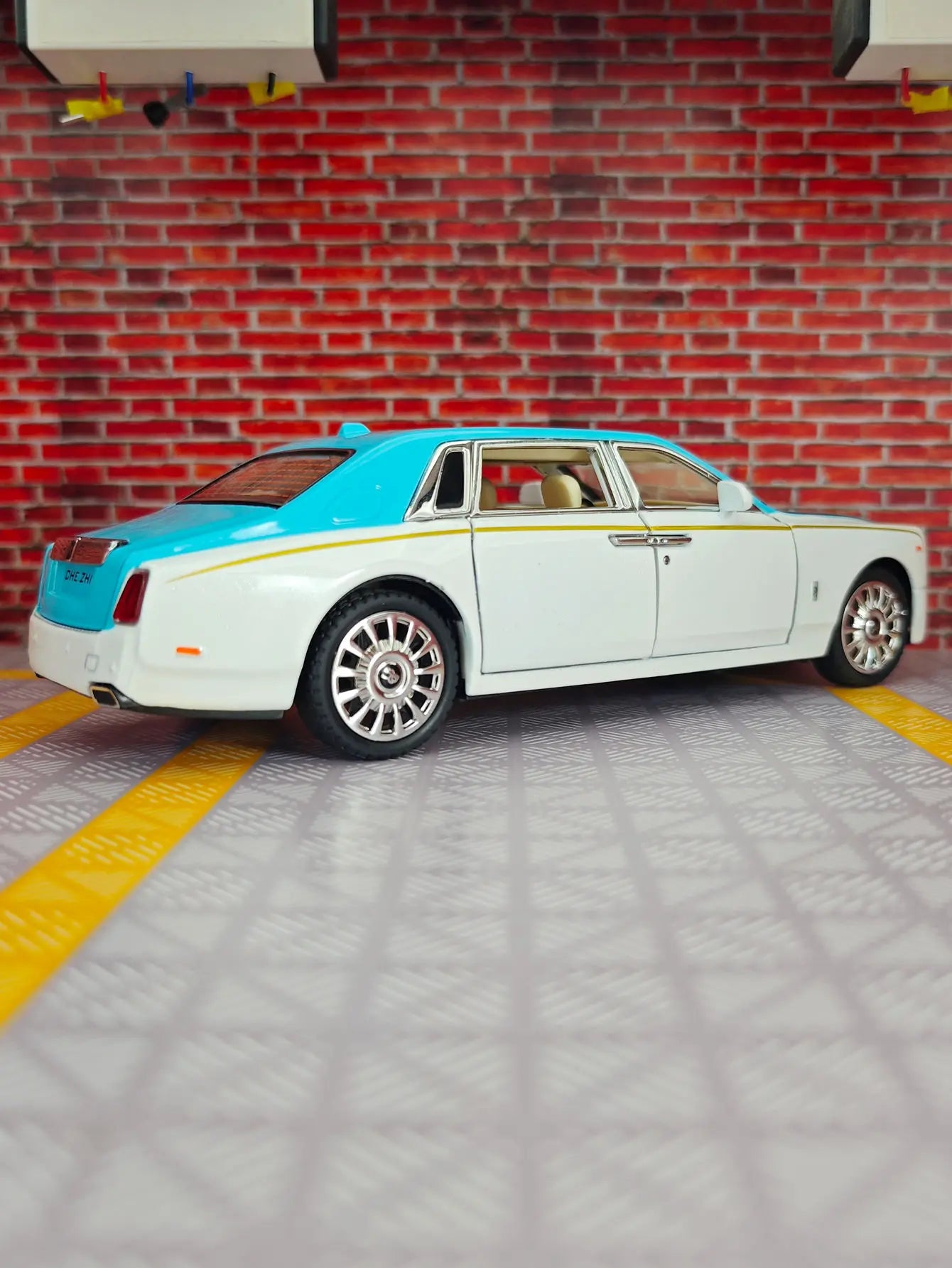 1:24 Rolls-Royce Phantom