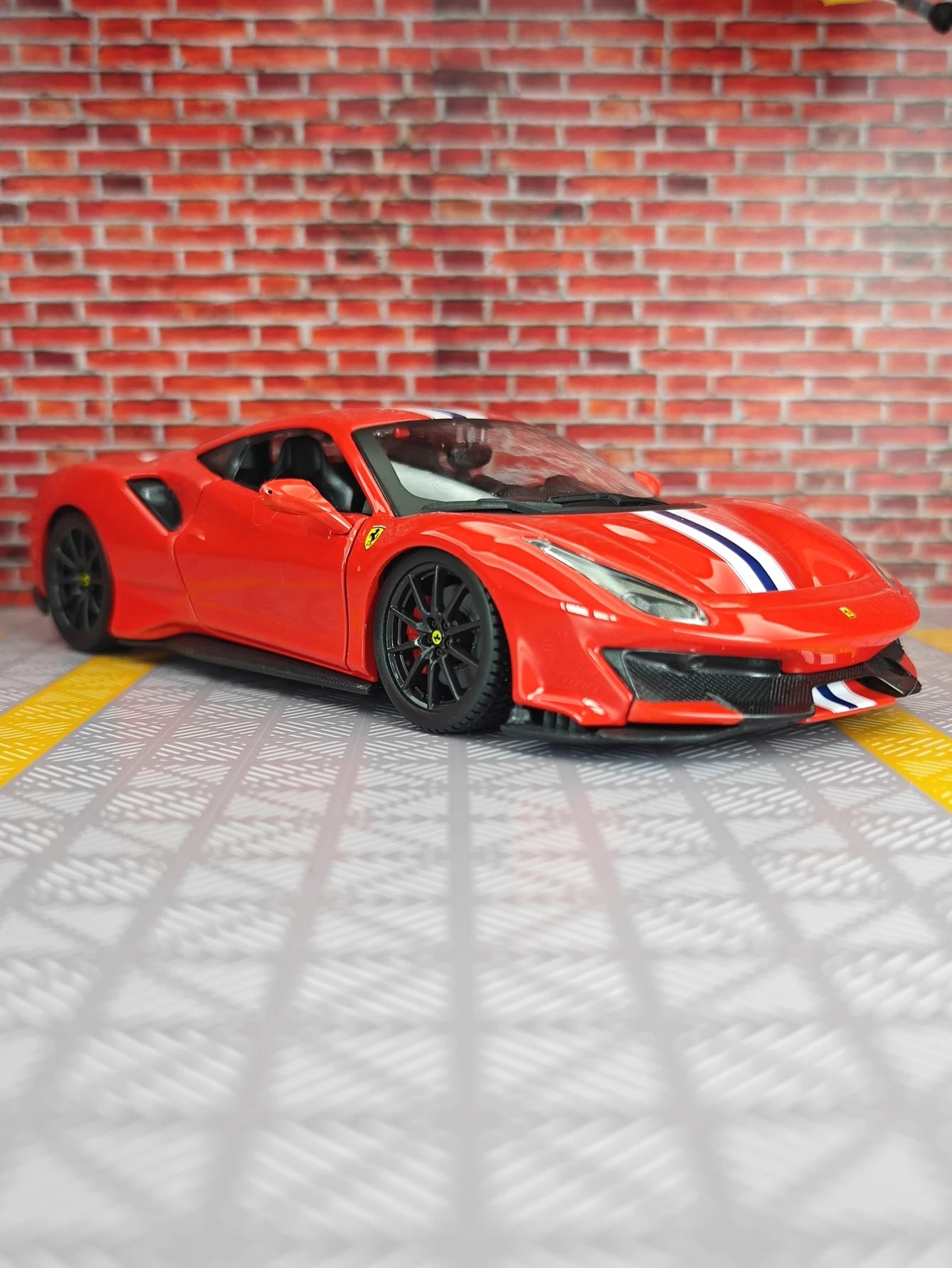 1:24 Ferrari 488 PISTA