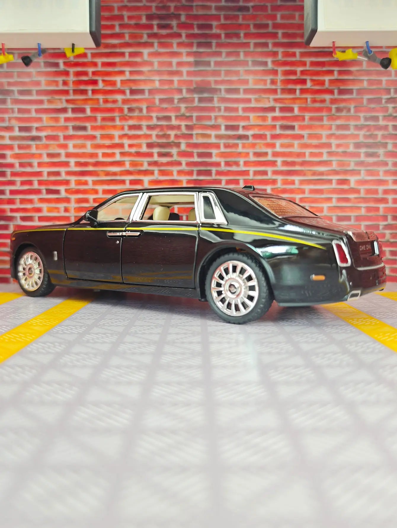 1:24 Rolls-Royce Phantom