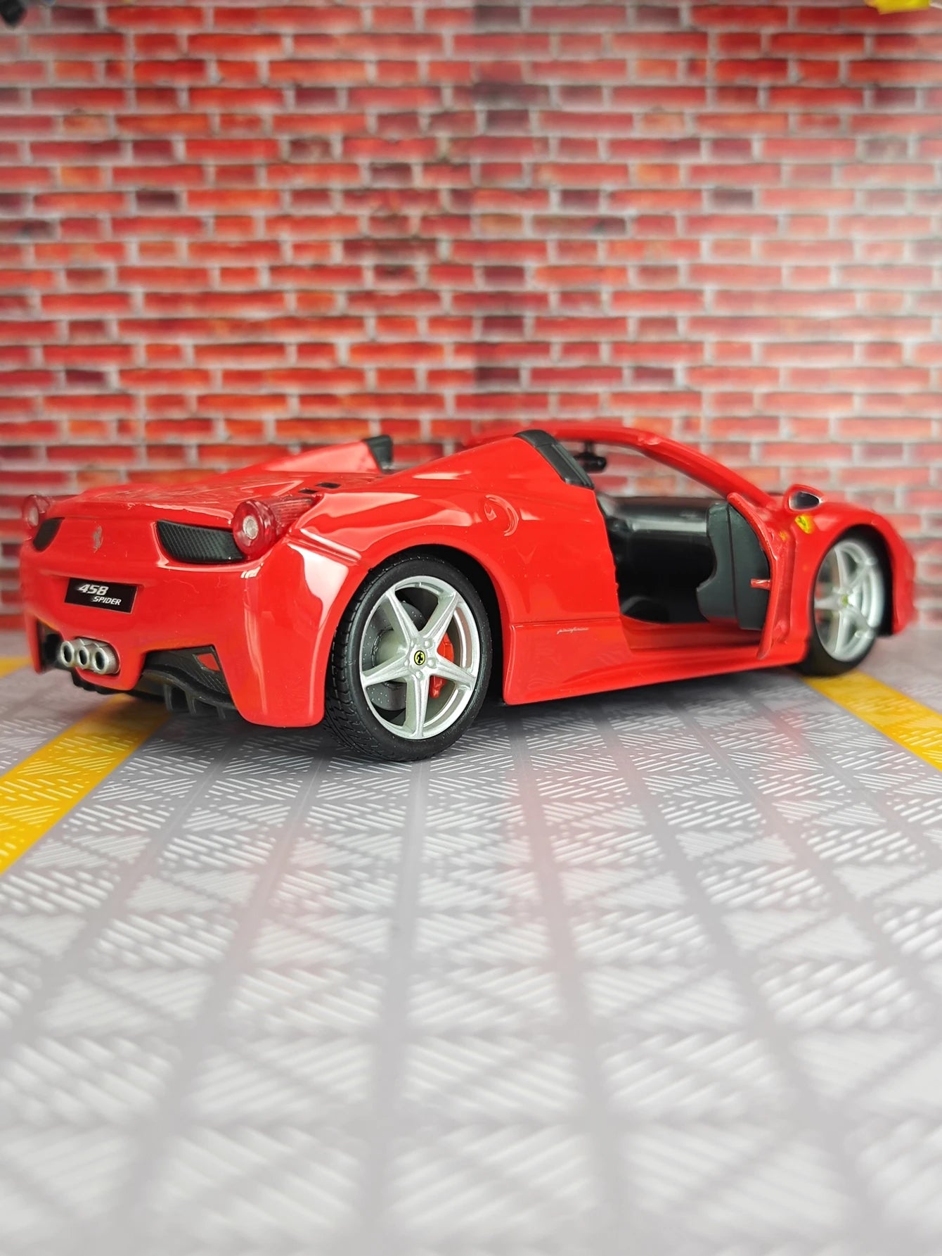 1:24 Ferrari 458 Spider