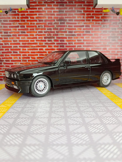 BMW E30 1988 1:24